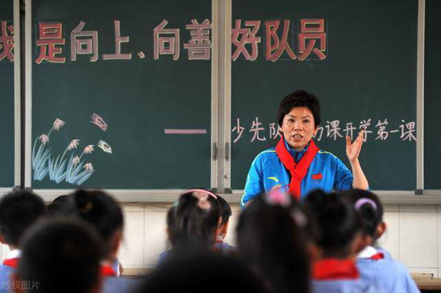 王多鱼打扑克视频